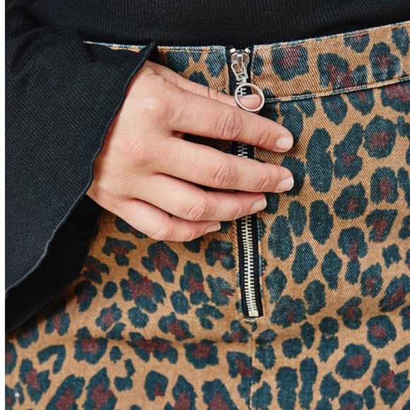 Stay Wild Leopard Print Plus Size Denim Skirt - Picture 3 of 5